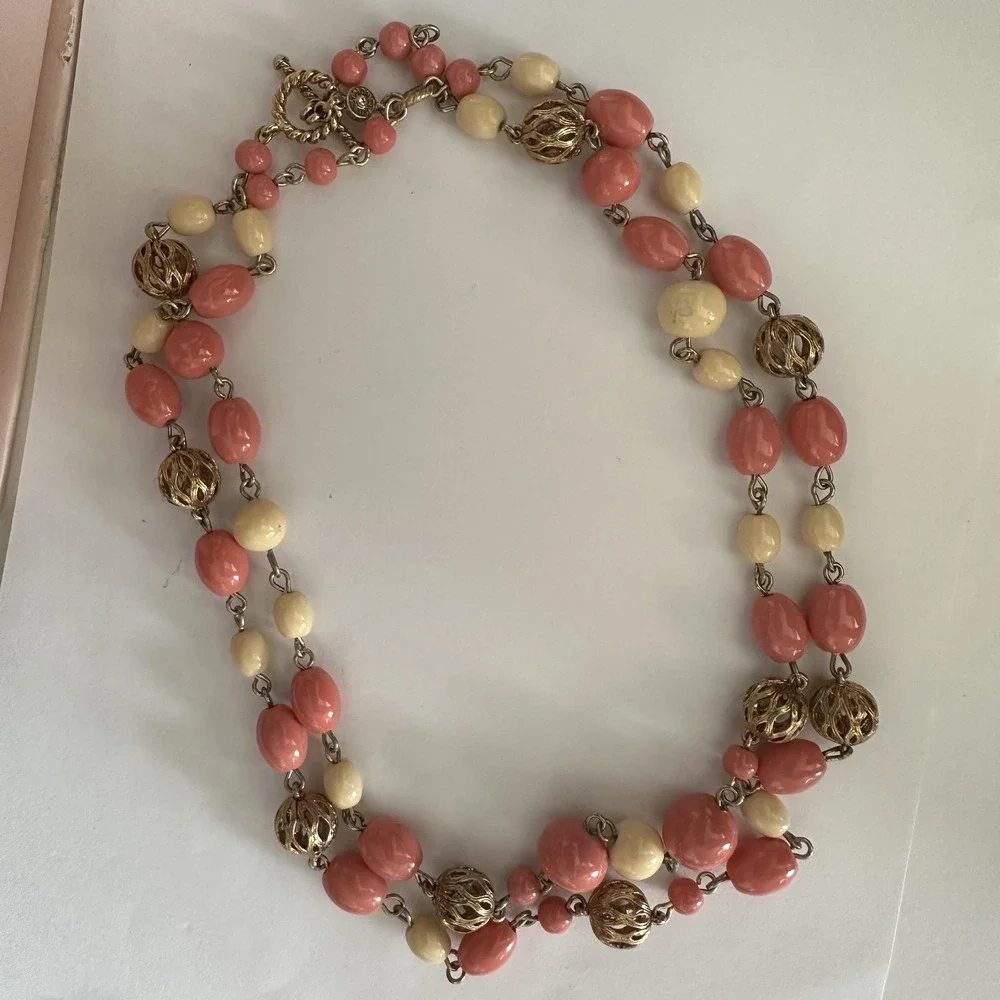 VTG‎ 70's Monet Pink Peach Beaded Strand Necklace Gold Tone 19/38
